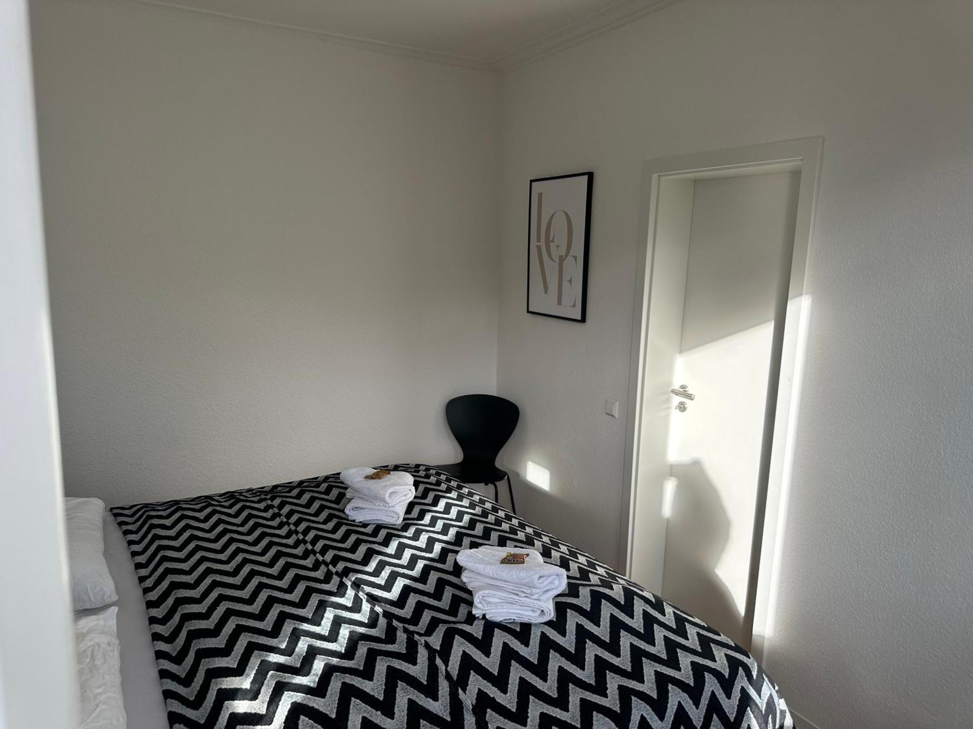 Stylisches Apartment Mit Grossem Tageslichbad Am Marktplatz Leonberg Exteriér fotografie