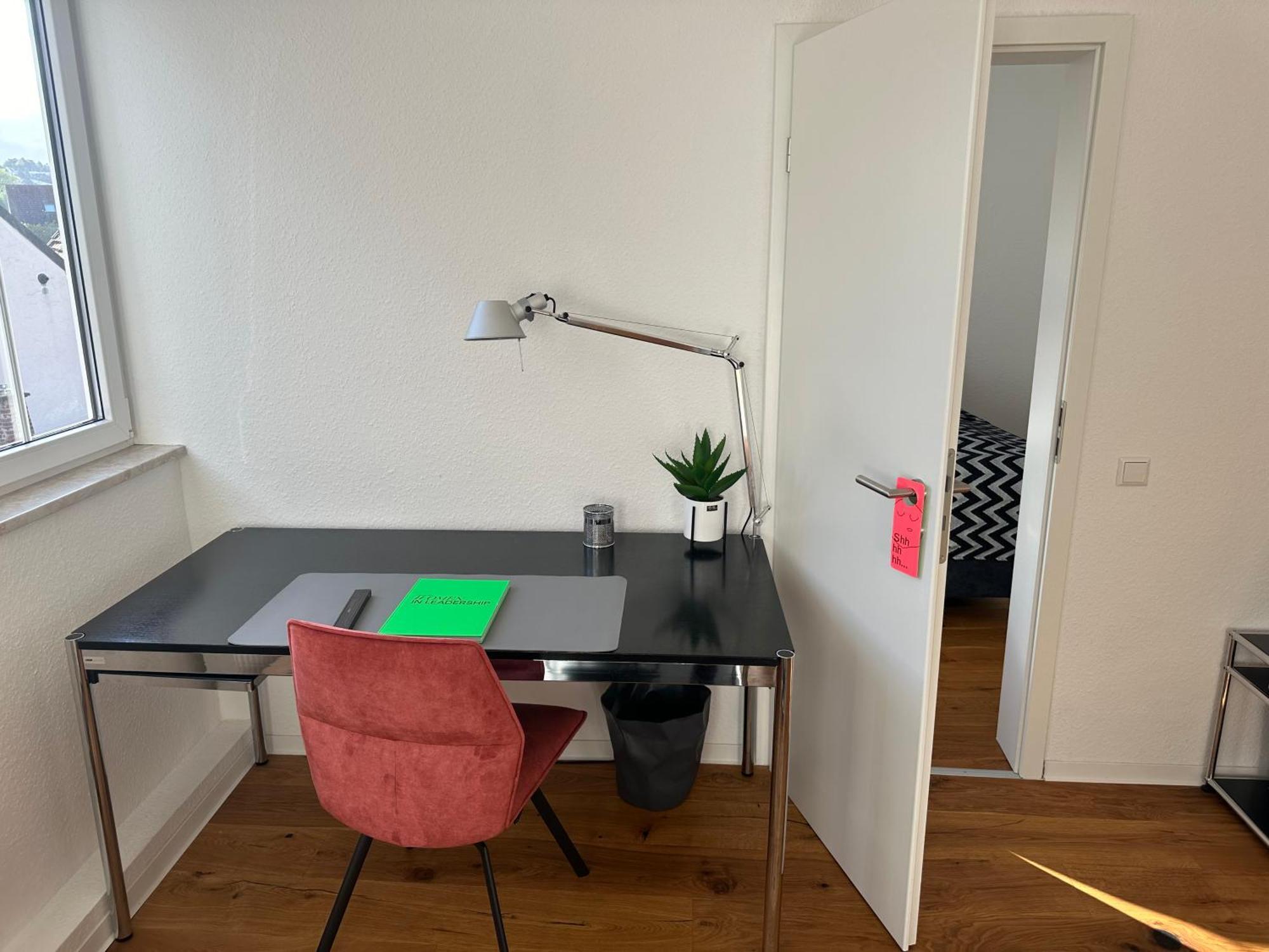 Stylisches Apartment Mit Grossem Tageslichbad Am Marktplatz Leonberg Exteriér fotografie
