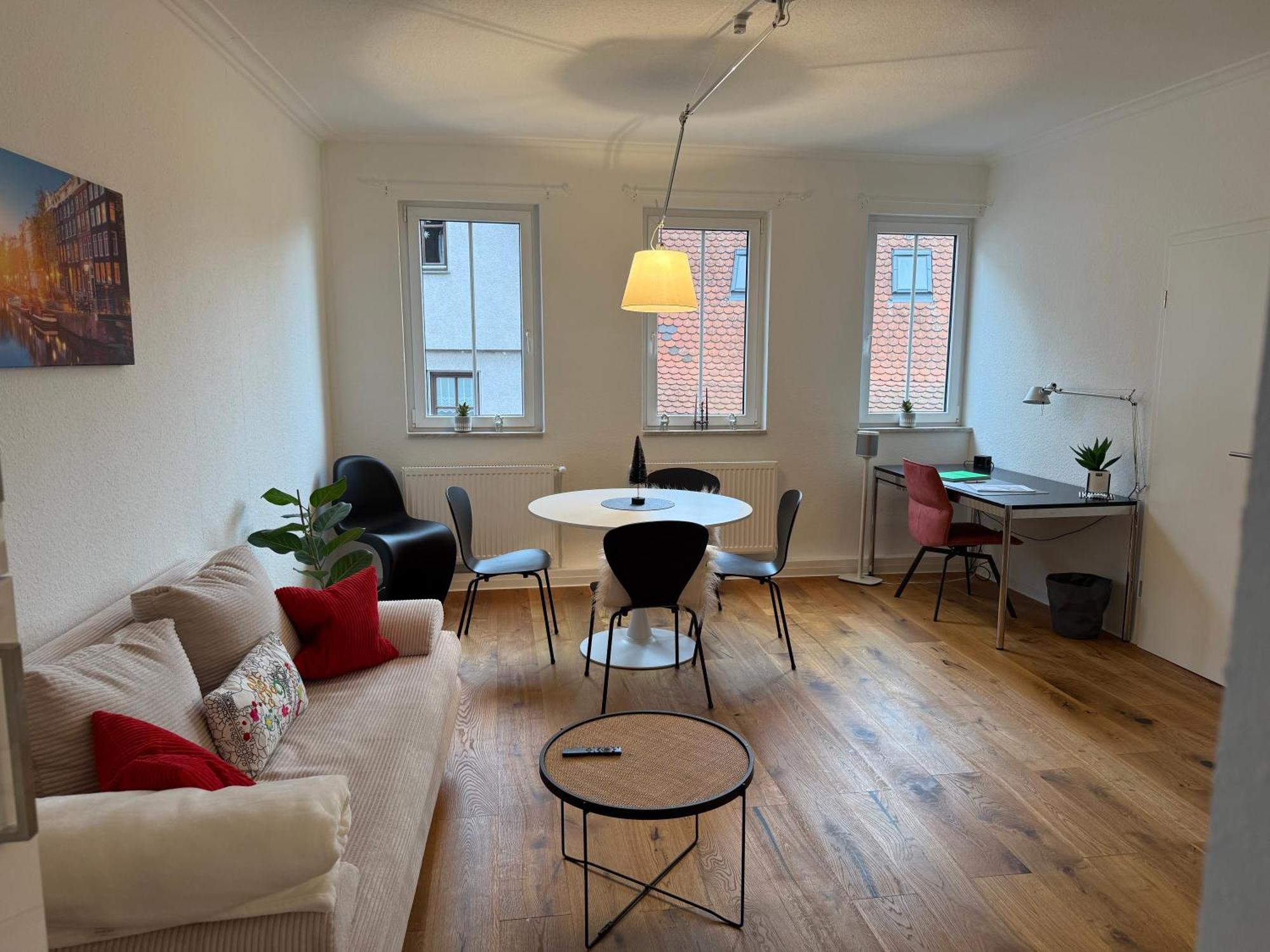 Stylisches Apartment Mit Grossem Tageslichbad Am Marktplatz Leonberg Exteriér fotografie