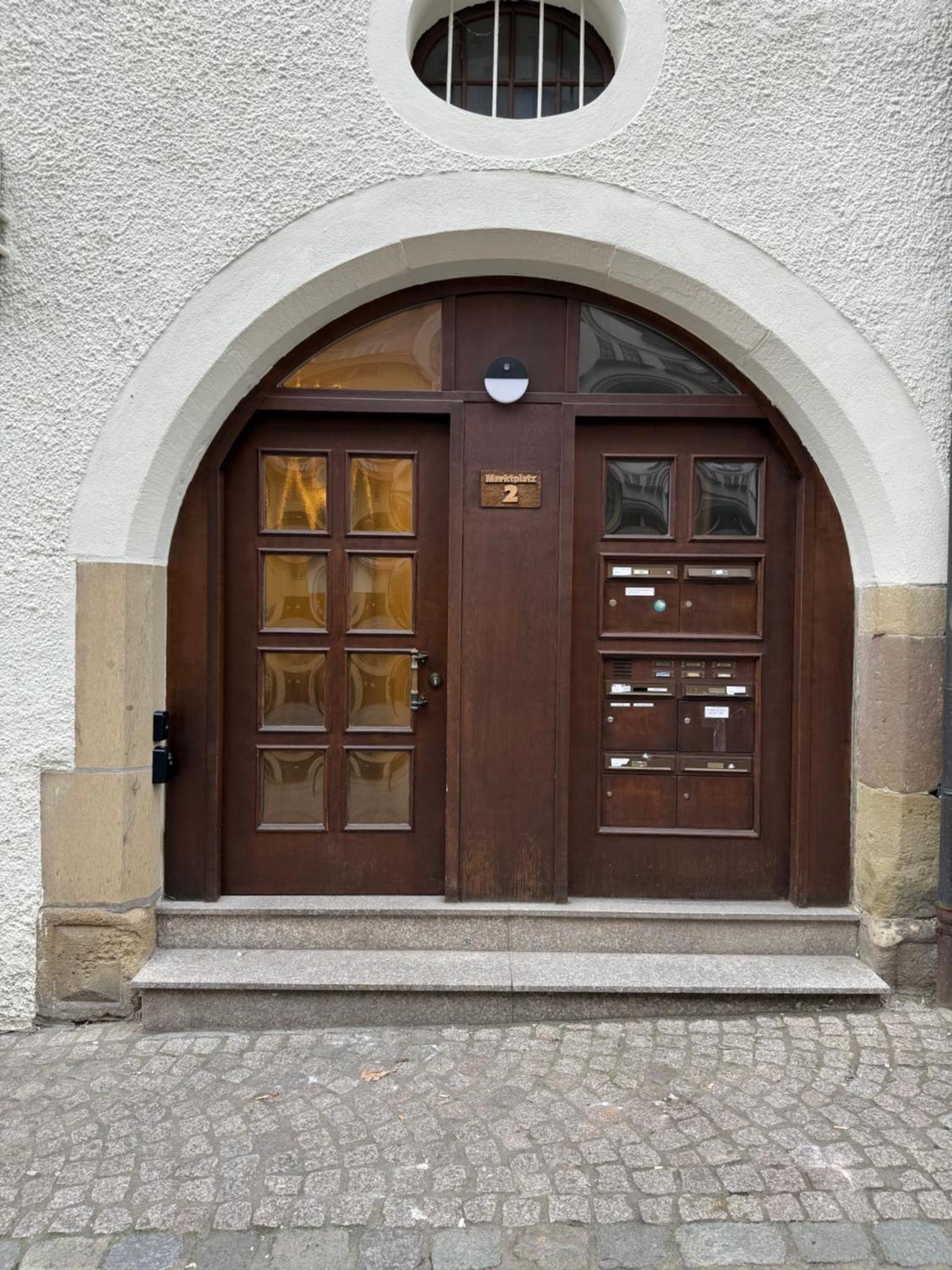 Stylisches Apartment Mit Grossem Tageslichbad Am Marktplatz Leonberg Exteriér fotografie