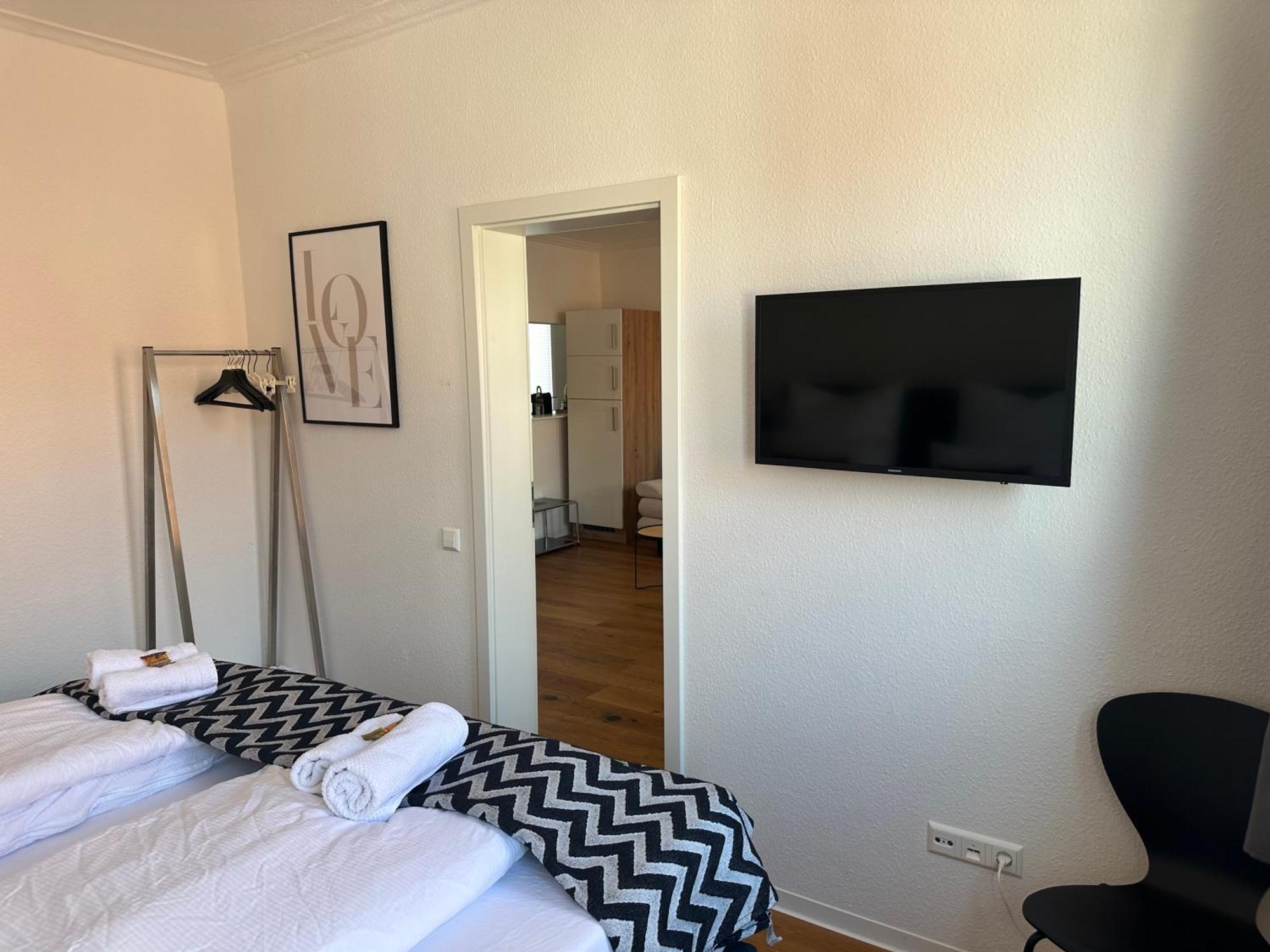 Stylisches Apartment Mit Grossem Tageslichbad Am Marktplatz Leonberg Exteriér fotografie
